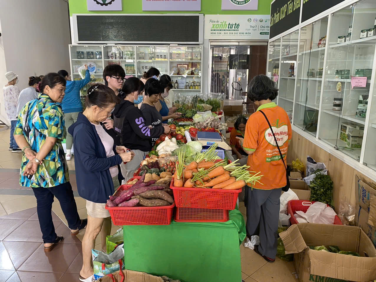 Cung Cấp Rau Củ Quả Tươi Sạch An Toàn Cho Sức Khỏe Tại Phiên Chợ Xanh Tử Tế